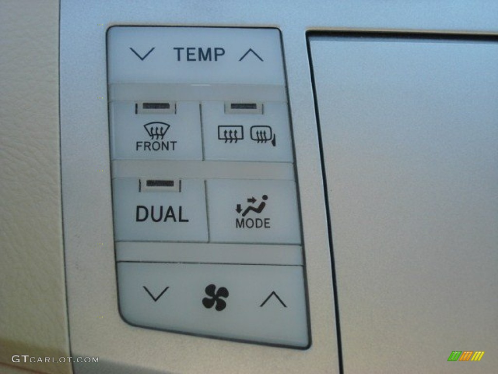 2006 Toyota Avalon Limited Controls Photo #68600258