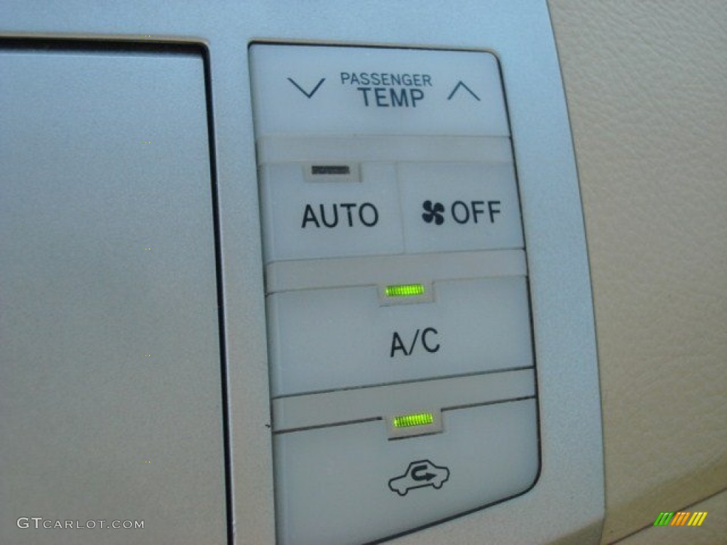 2006 Toyota Avalon Limited Controls Photo #68600267