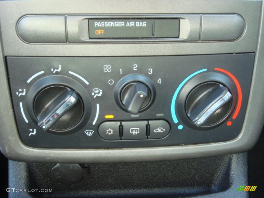 2009 Chevrolet Cobalt LS XFE Coupe Controls Photos