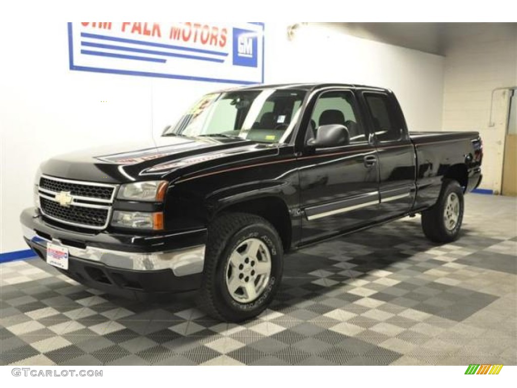 2006 Silverado 1500 LT Extended Cab 4x4 - Black / Dark Charcoal photo #23