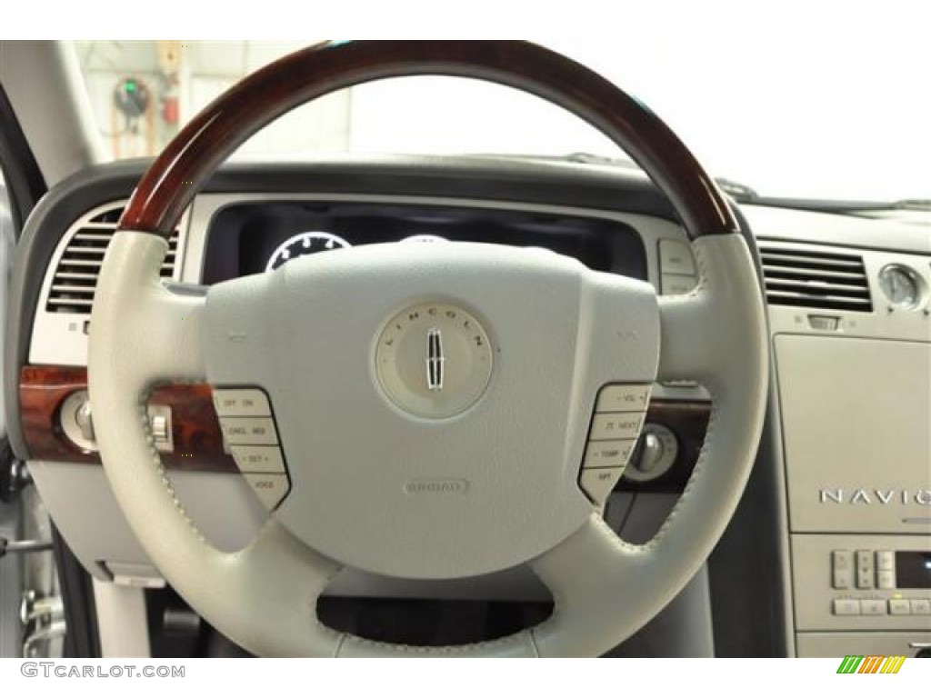 2005 Lincoln Navigator Luxury 4x4 Dove Grey Steering Wheel Photo #68602181