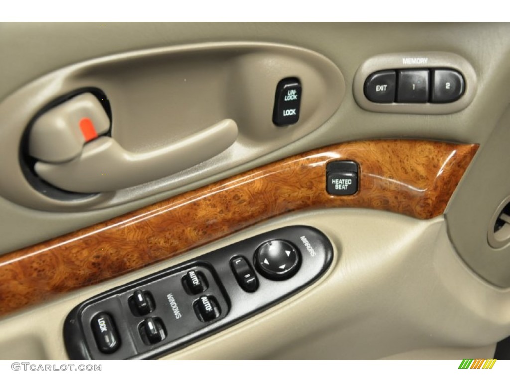 2002 Buick LeSabre Limited Controls Photo #68602364