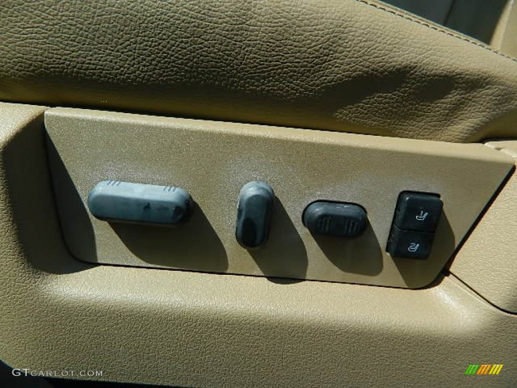 2010 F150 Lariat SuperCrew - Red Candy Metallic / Tan photo #17
