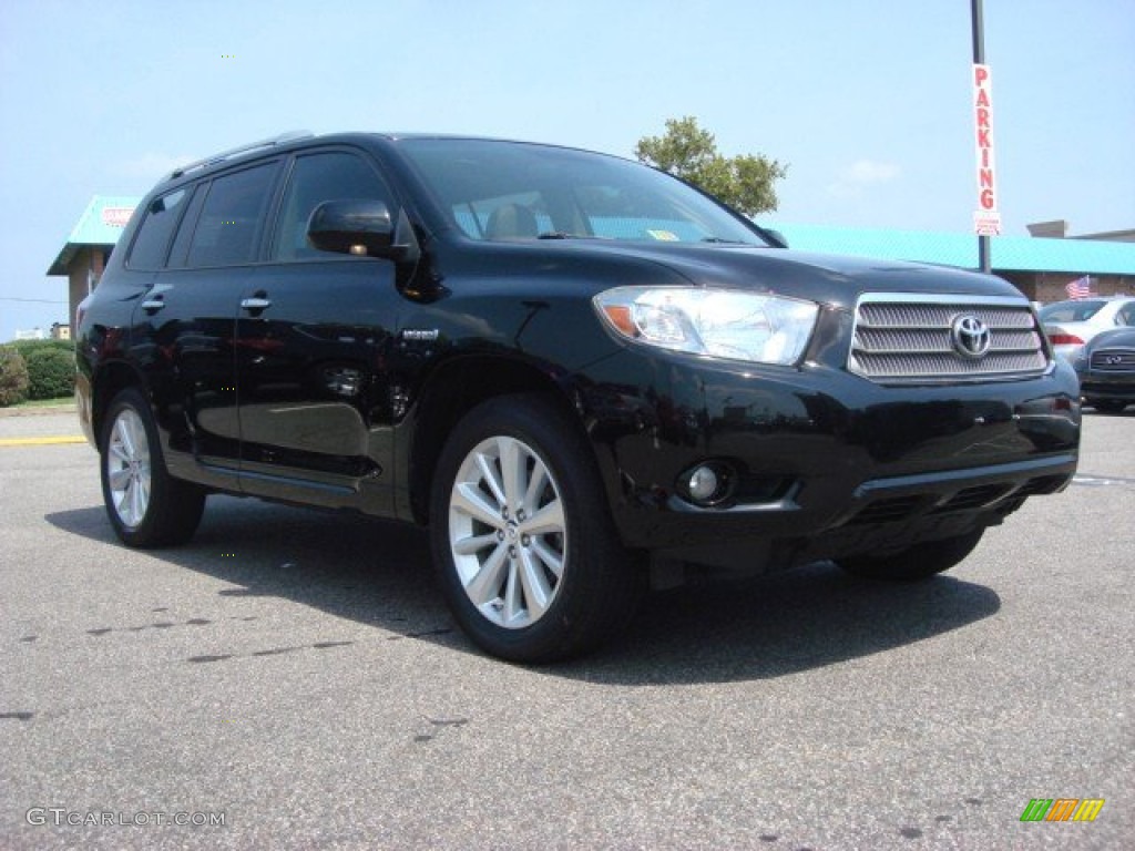 Black Toyota Highlander