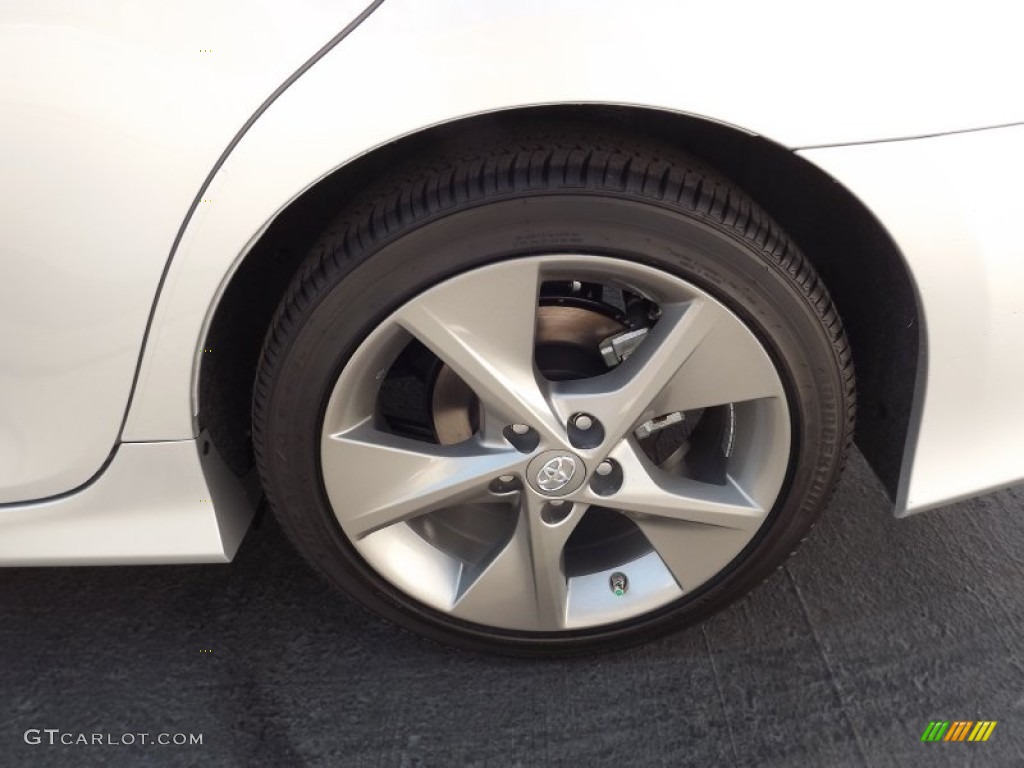 2012 Toyota Camry SE V6 Wheel Photos