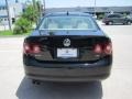 Black - Jetta SE Sedan Photo No. 4