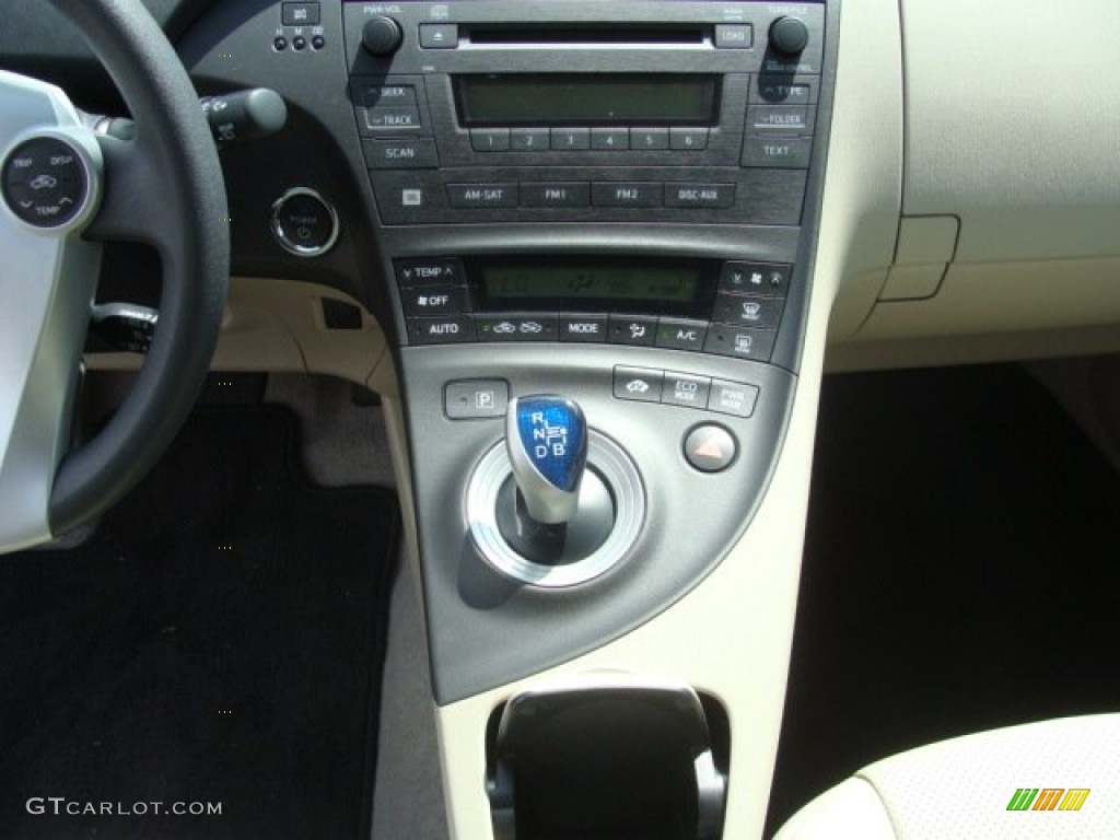 2011 Toyota Prius Hybrid IV Controls Photos