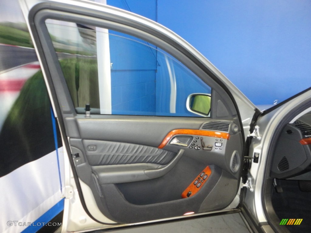 2000 Mercedes-Benz S 430 Sedan Charcoal Door Panel Photo #68612126