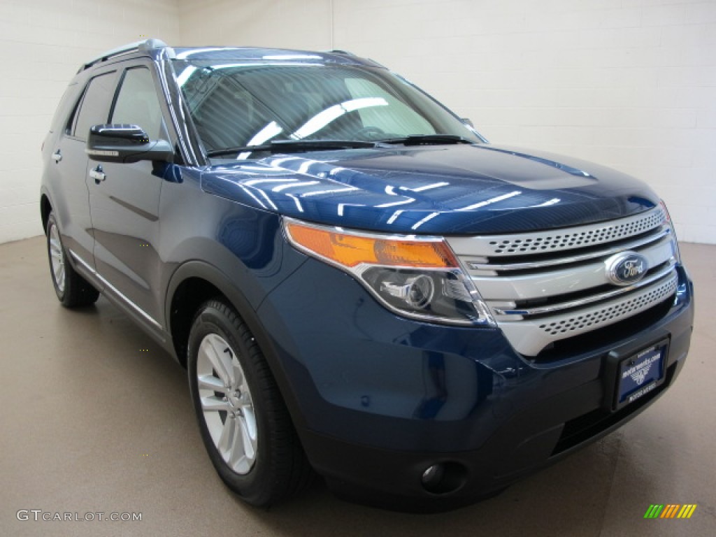 2012 Explorer XLT - Dark Pearl Blue Metallic / Charcoal Black photo #1