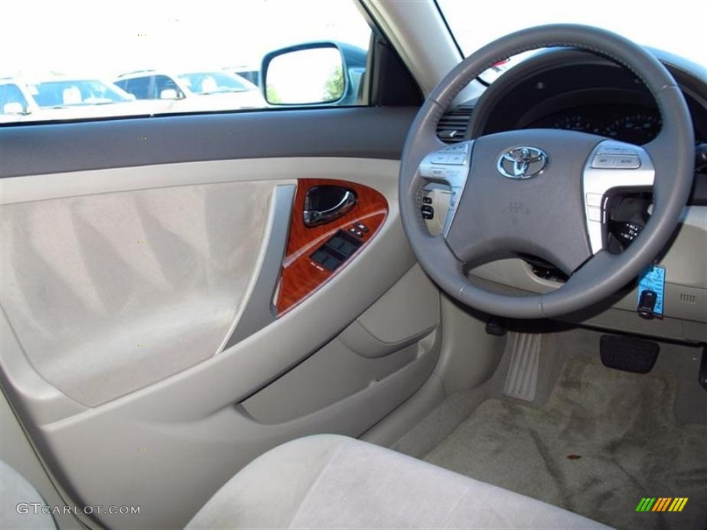 2010 Toyota Camry XLE Ash Gray Steering Wheel Photo #68614802