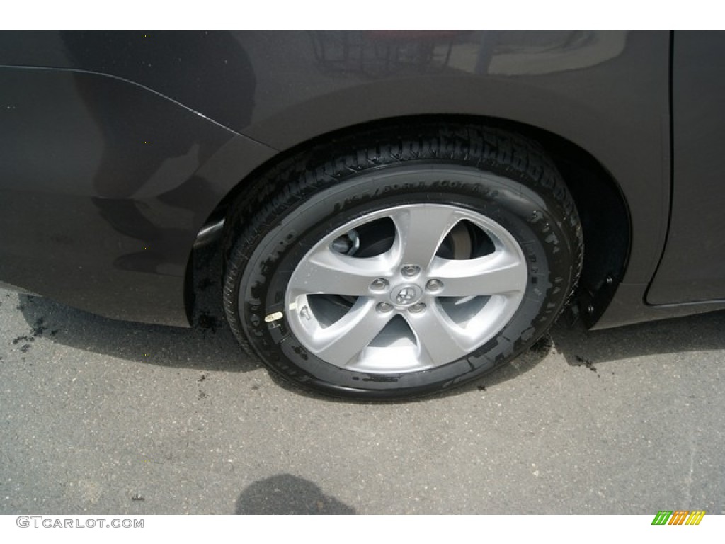 2012 Toyota Sienna LE Wheel Photo #68615645