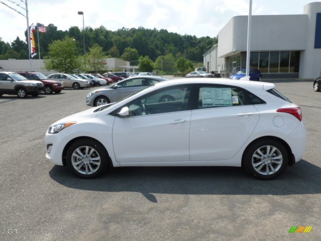 2013 Elantra GT - Monaco White / Black photo #4