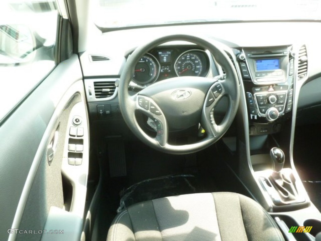 2013 Elantra GT - Monaco White / Black photo #15