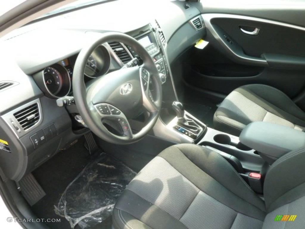 2013 Elantra GT - Monaco White / Black photo #17