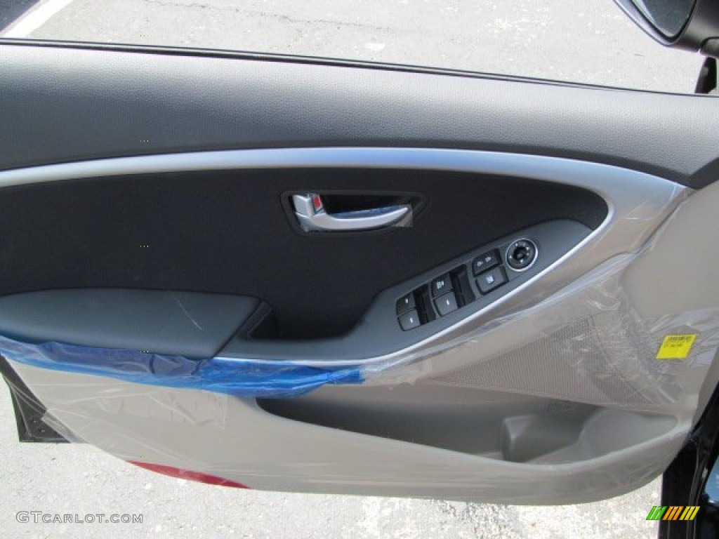 2013 Elantra GT - Black Noir Pearl / Beige photo #8