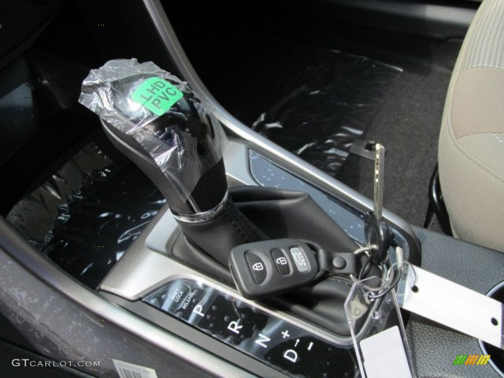 2013 Elantra GT - Black Noir Pearl / Beige photo #9