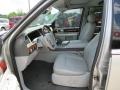Dove Grey Front Seat Photo for 2006 Lincoln Navigator #68618975