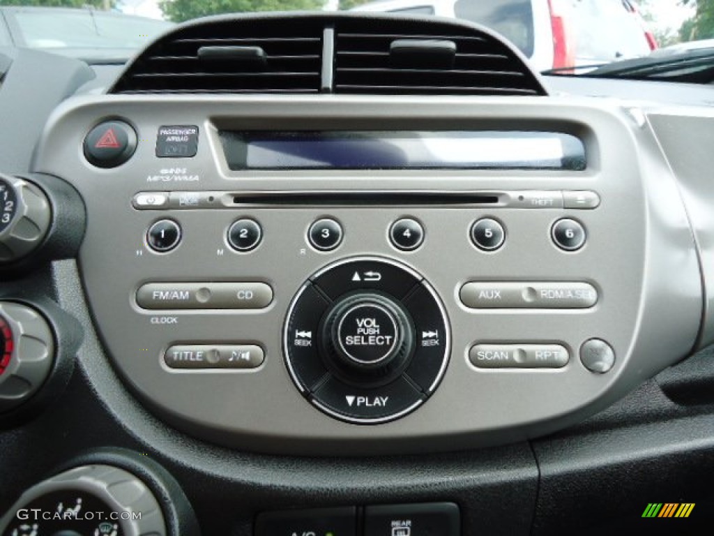2010 Honda Fit Sport Controls Photo #68622827
