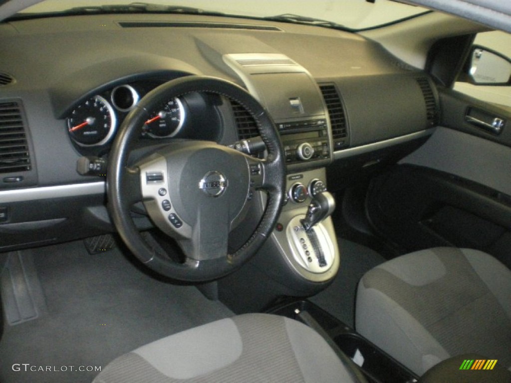 Charcoal Interior 2011 Nissan Sentra 2.0 SR Photo #68624873