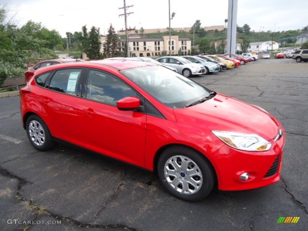 2012 Focus SE 5-Door - Race Red / Charcoal Black photo #1