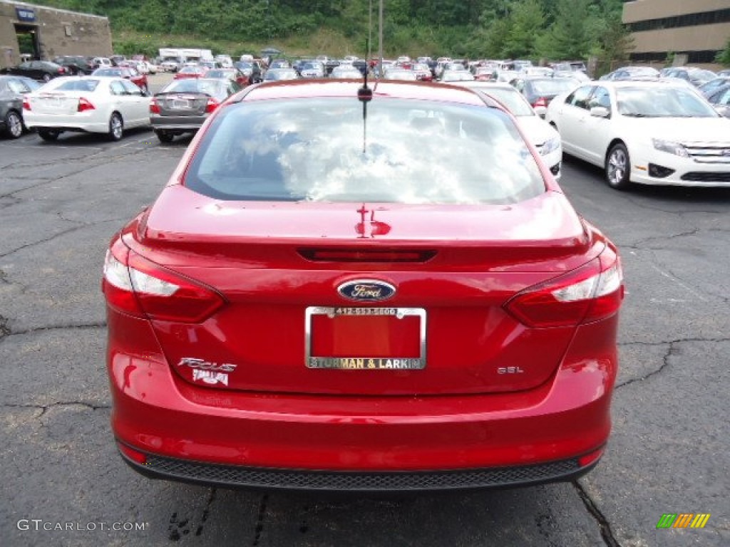 2012 Focus SEL Sedan - Red Candy Metallic / Charcoal Black photo #3