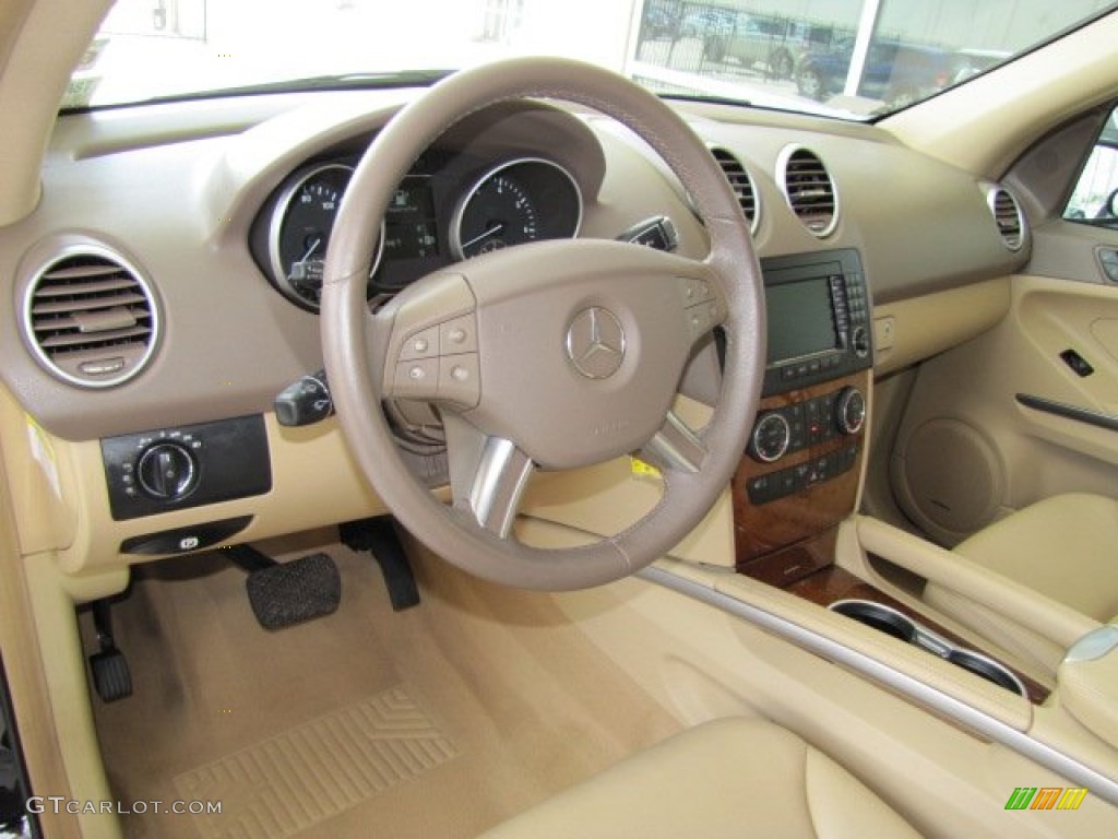 2008 Mercedes-Benz ML 350 4Matic Macadamia Dashboard Photo #68625553