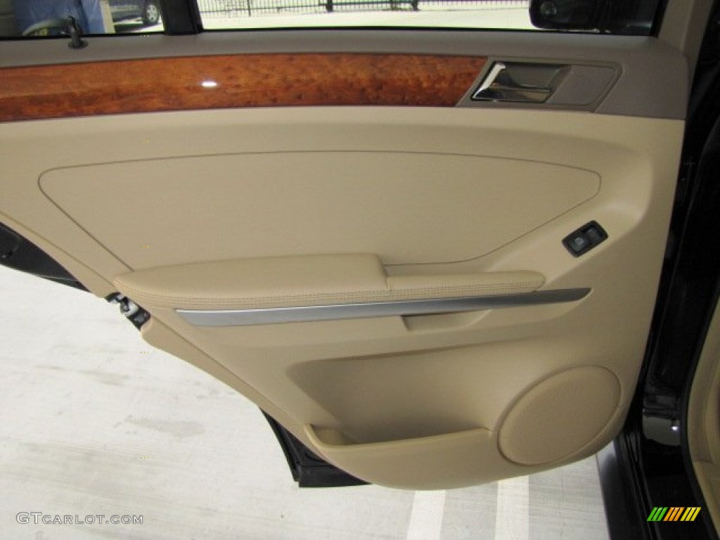 2008 Mercedes-Benz ML 350 4Matic Macadamia Door Panel Photo #68625621