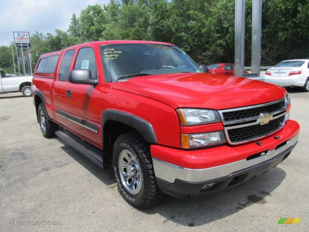 2006 Silverado 1500 Z71 Extended Cab 4x4 - Victory Red / Dark Charcoal photo #6