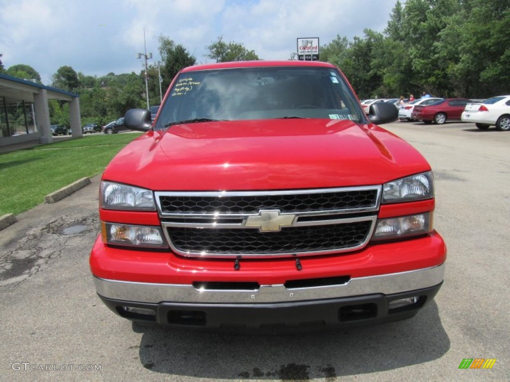 2006 Silverado 1500 Z71 Extended Cab 4x4 - Victory Red / Dark Charcoal photo #7