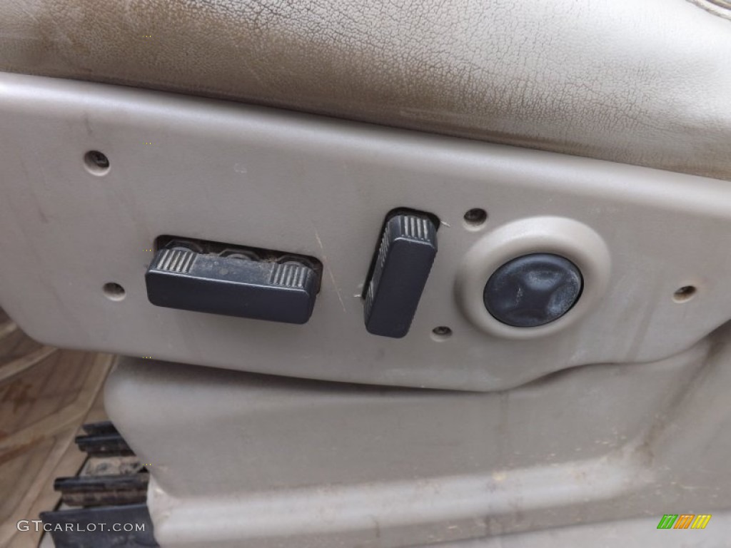 2003 Chevrolet Tahoe Z71 4x4 Controls Photo #68626618