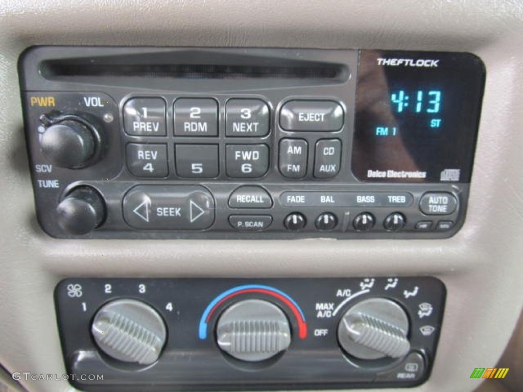 1998 GMC Jimmy SLE 4x4 Audio System Photo #68627609