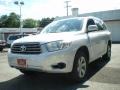 2010 Classic Silver Metallic Toyota Highlander V6 4WD  photo #3