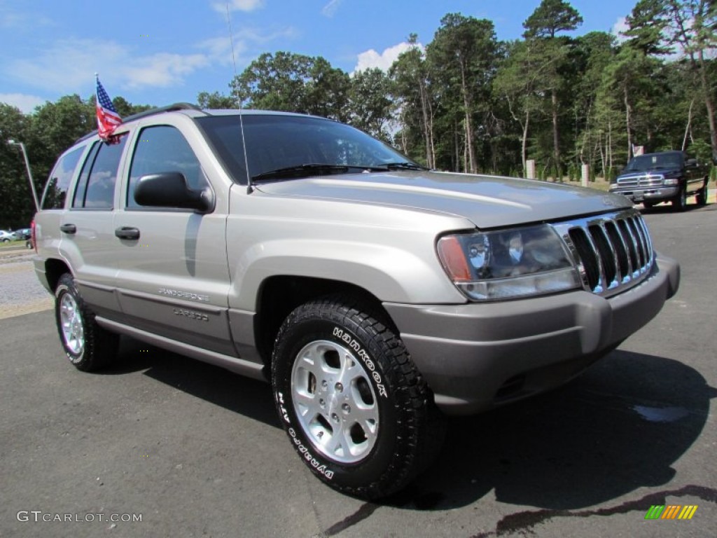 2003 Grand Cherokee Laredo 4x4 - Bright Silver Metallic / Dark Slate Gray photo #3
