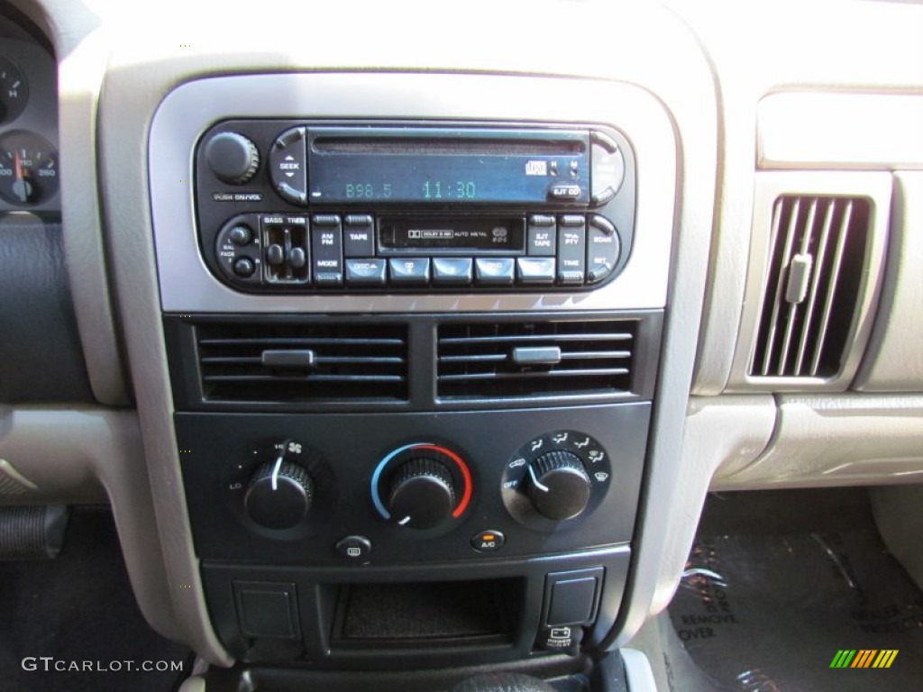 2003 Grand Cherokee Laredo 4x4 - Bright Silver Metallic / Dark Slate Gray photo #19
