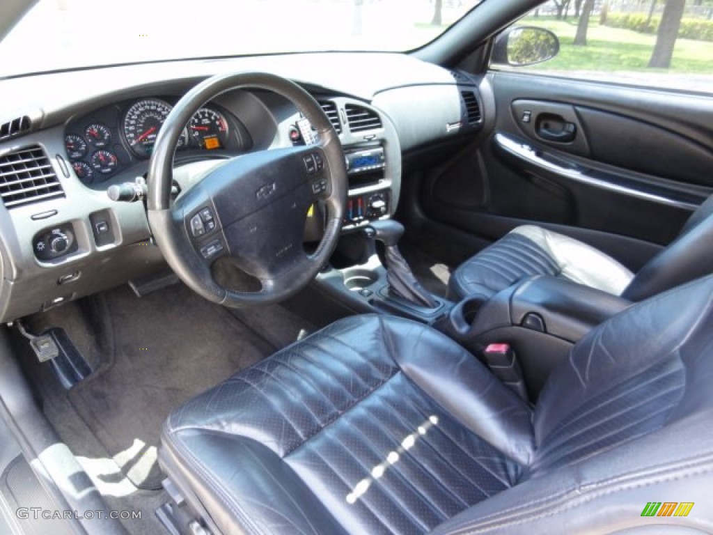 Ebony Interior 2005 Chevrolet Monte Carlo Supercharged SS Photo #68634575