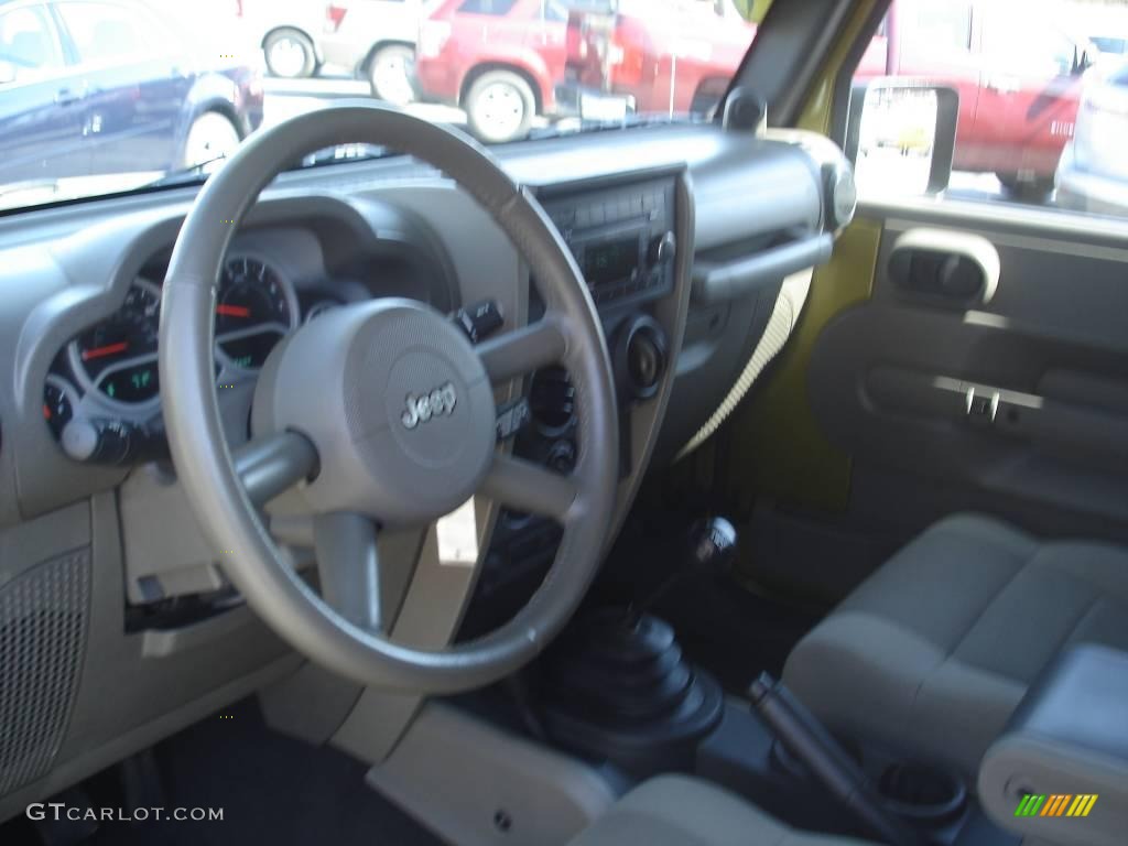 2007 Wrangler Unlimited Sahara 4x4 - Rescue Green Metallic / Dark Slate Gray/Medium Slate Gray photo #15