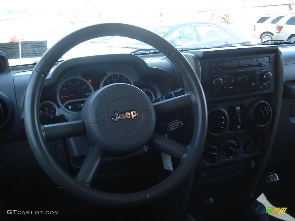 2007 Wrangler Unlimited Sahara 4x4 - Rescue Green Metallic / Dark Slate Gray/Medium Slate Gray photo #18
