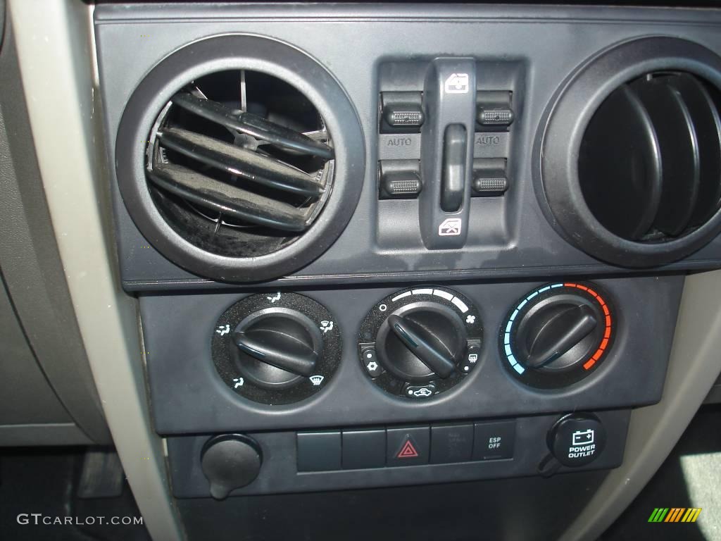 2007 Wrangler Unlimited Sahara 4x4 - Rescue Green Metallic / Dark Slate Gray/Medium Slate Gray photo #22