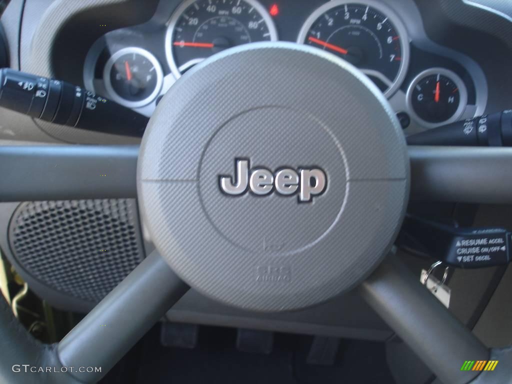 2007 Wrangler Unlimited Sahara 4x4 - Rescue Green Metallic / Dark Slate Gray/Medium Slate Gray photo #24