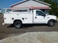 2001 Oxford White Ford F350 Super Duty XL Regular Cab Utility Truck  photo #2