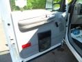 2001 Oxford White Ford F350 Super Duty XL Regular Cab Utility Truck  photo #25