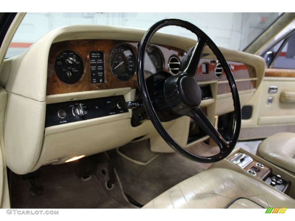 1986 Rolls-Royce Silver Spirit Mark I Beige Dashboard Photo #68644015