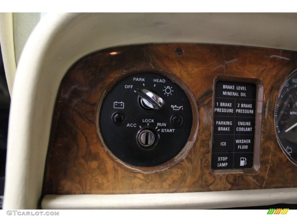 1986 Rolls-Royce Silver Spirit Mark I Controls Photo #68644048