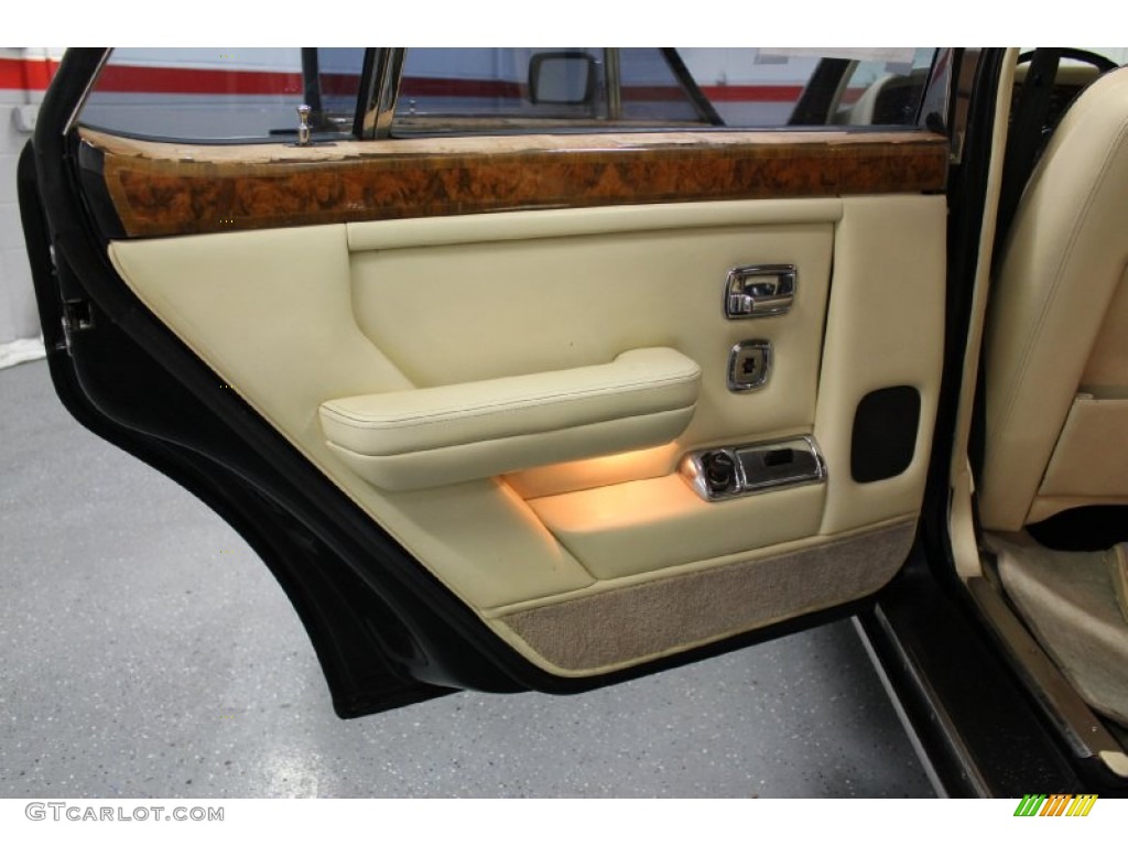 1986 Rolls-Royce Silver Spirit Mark I Beige Door Panel Photo #68644217