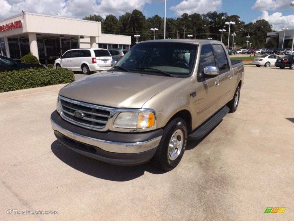 2001 F150 XLT SuperCrew - Arizona Beige Metallic / Medium Parchment photo #1