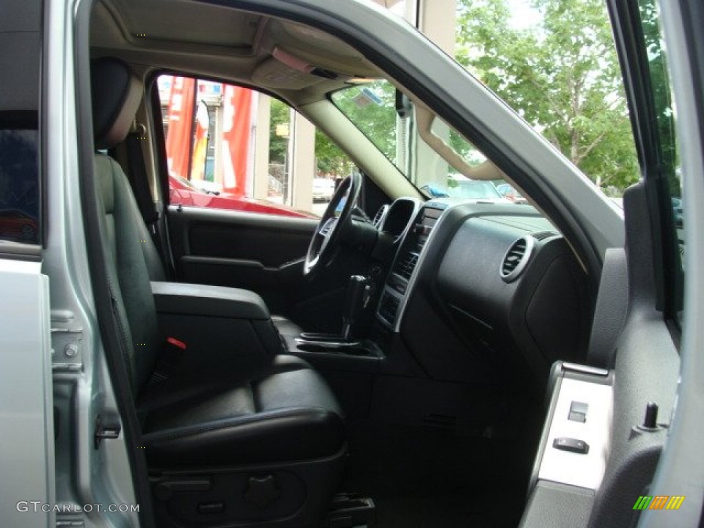 2006 Mountaineer Luxury AWD - Satellite Silver Metallic / Charcoal Black photo #8