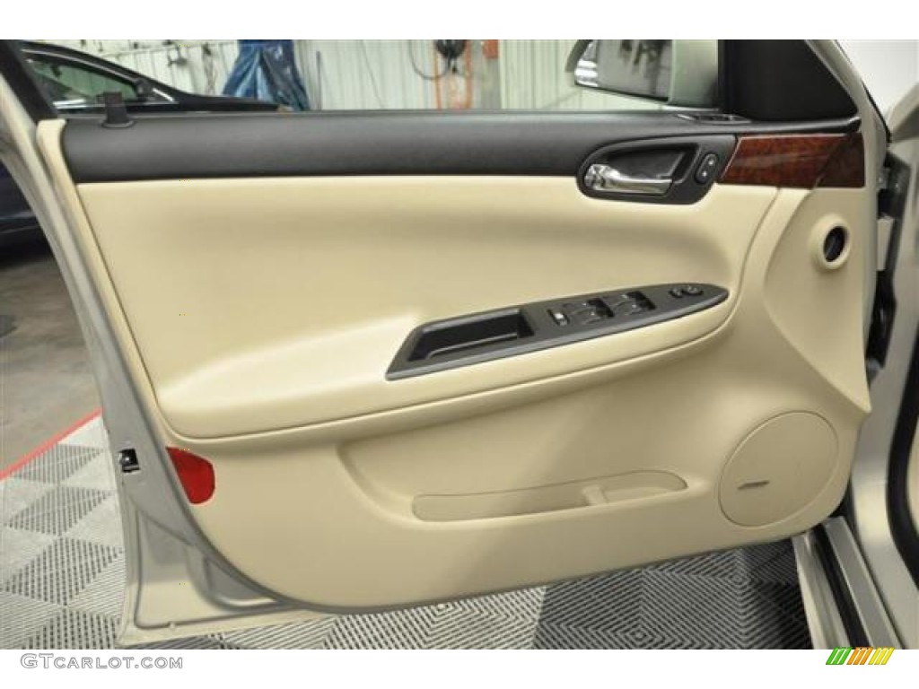 2002 Chevrolet Impala Standard Impala Model Neutral Door Panel Photo #68652164
