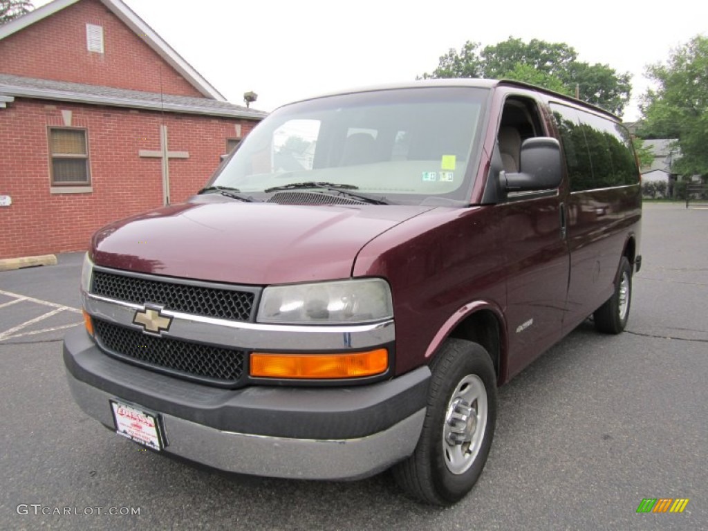 2004 Express 1500 LS Passenger Van - Berry Red Metallic / Neutral photo #2