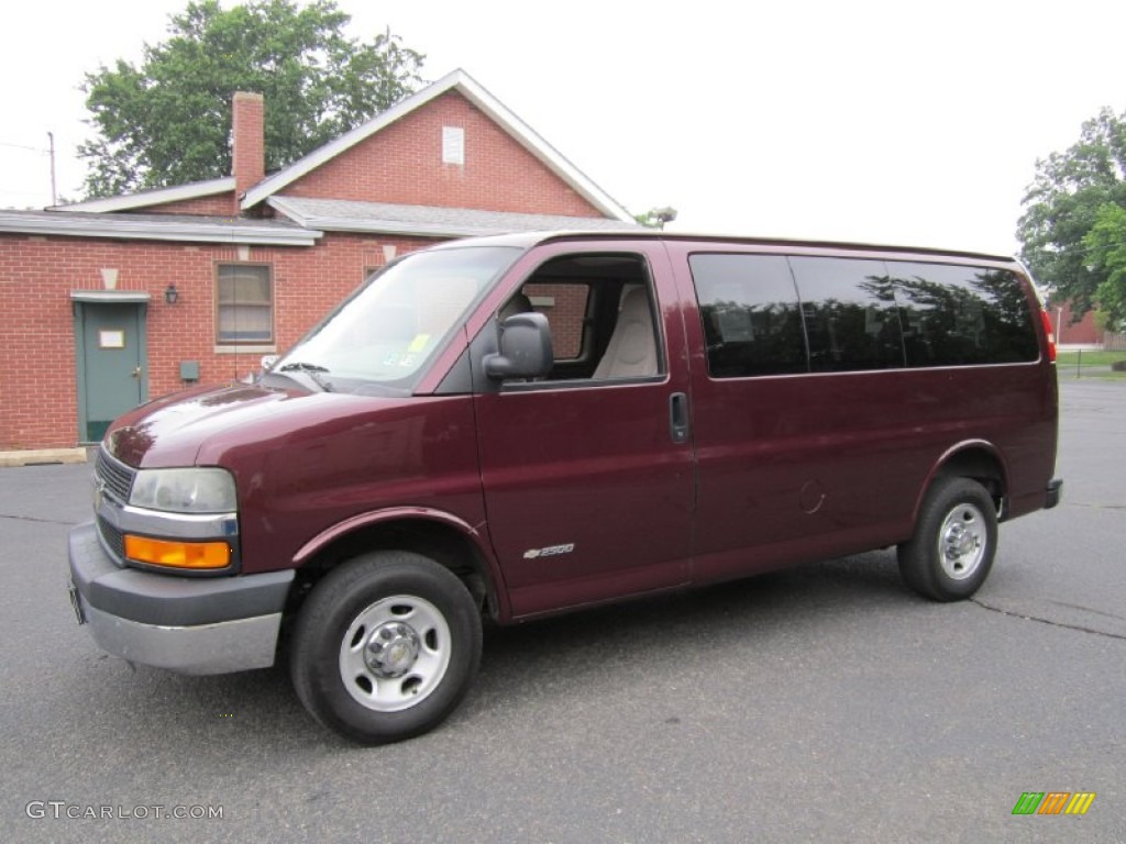 2004 Express 1500 LS Passenger Van - Berry Red Metallic / Neutral photo #3