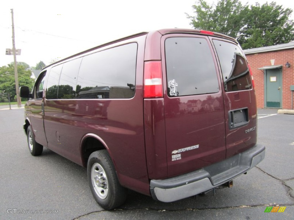 2004 Express 1500 LS Passenger Van - Berry Red Metallic / Neutral photo #5